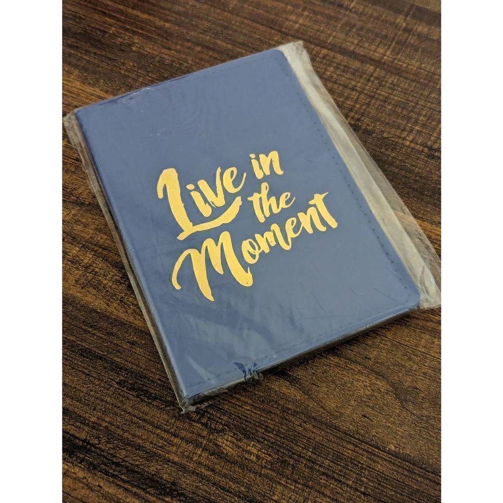  Live in the Moment Passport Cover - Picture 6 of 8